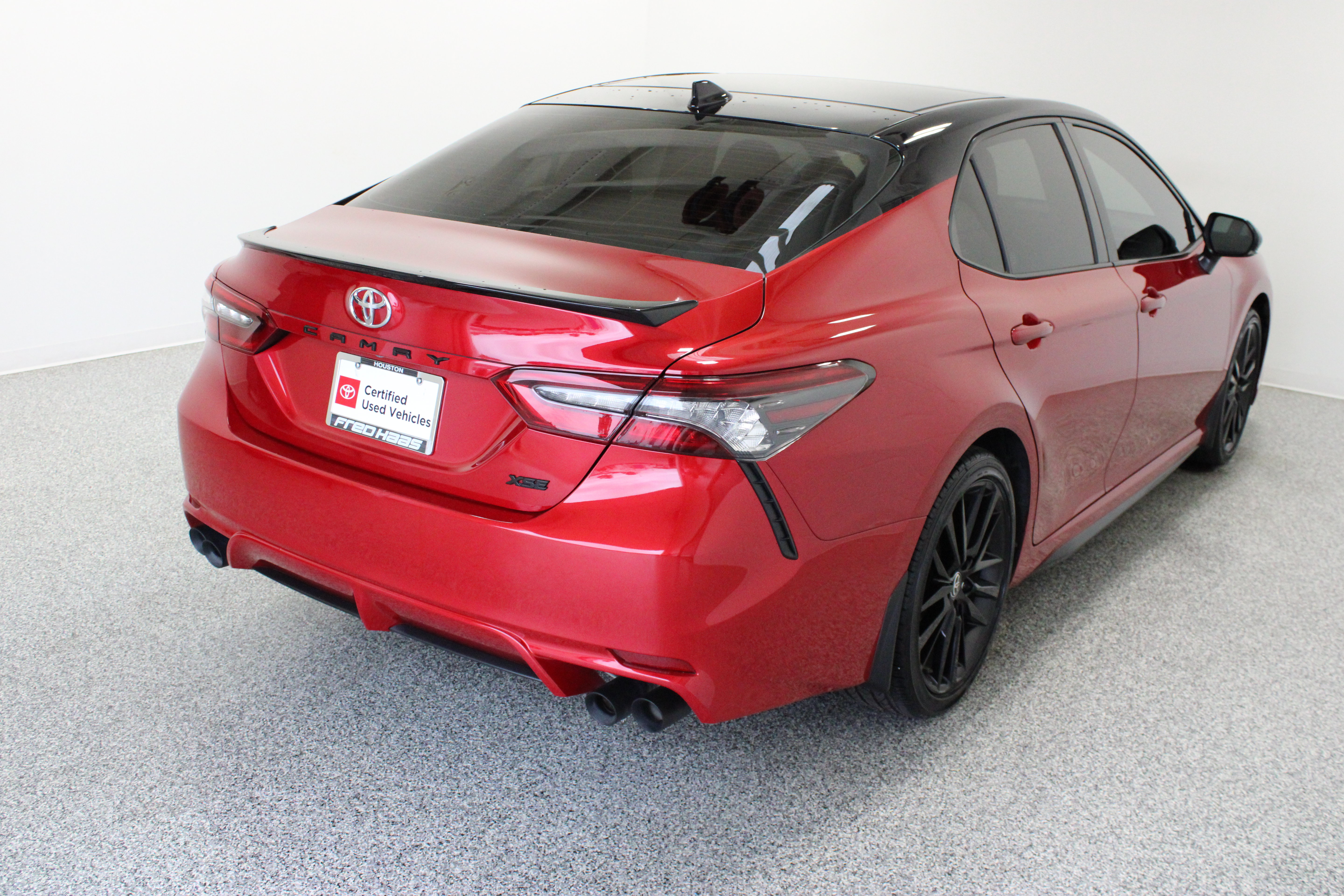 Used 2024 Toyota Camry XSE FWD image 7