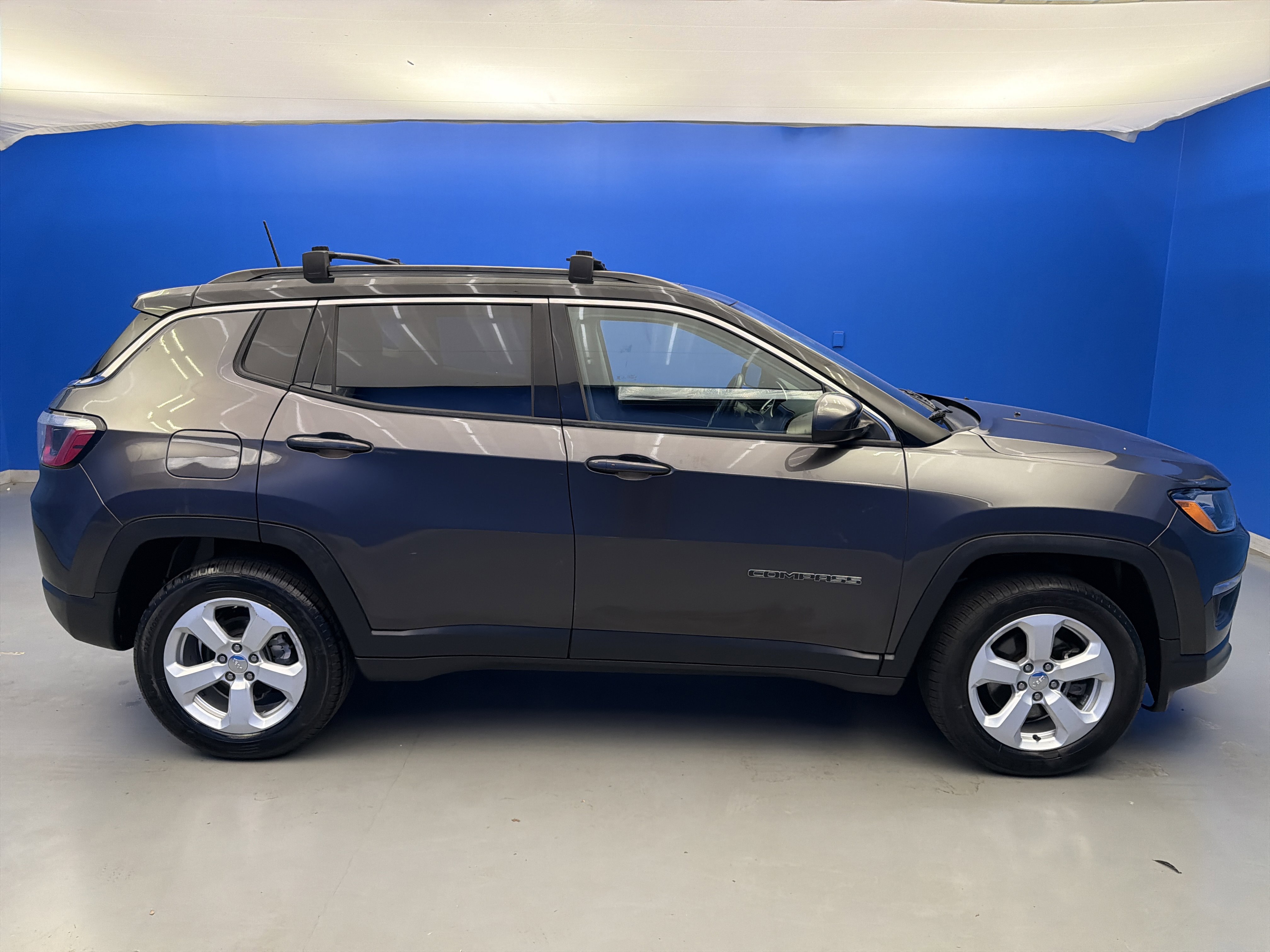 Used 2018 Jeep Compass Latitude w/ Popular Equipment Group AWD/4WD image 8