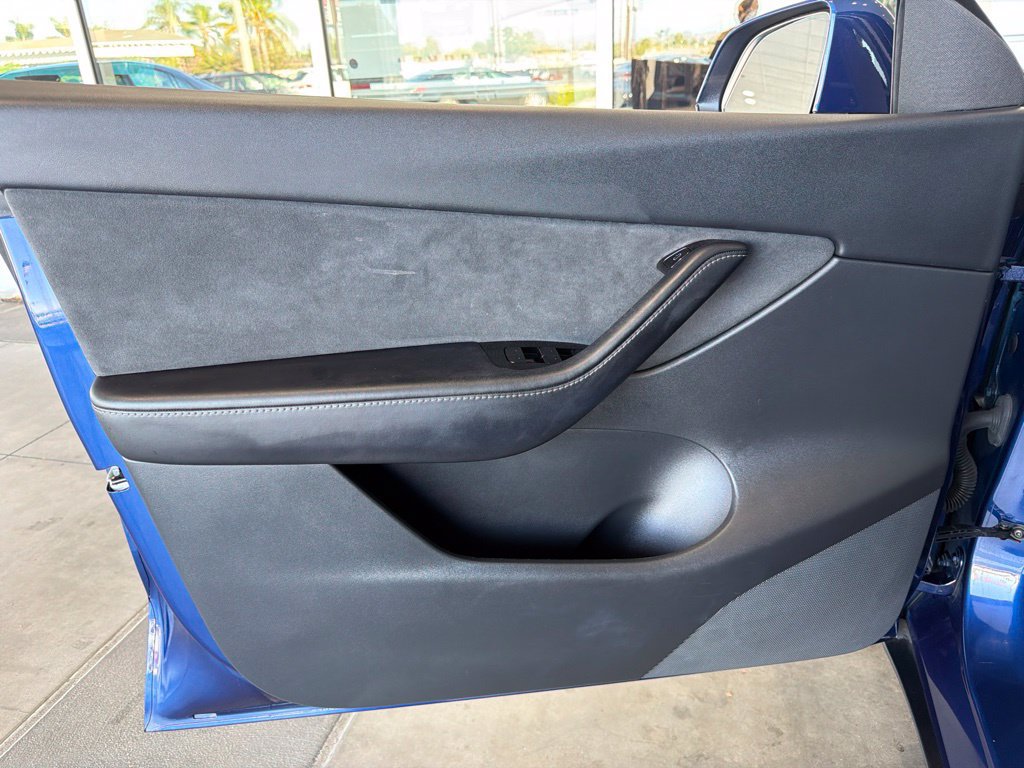 Used 2021 Tesla Model Y Long Range AWD/4WD image 19