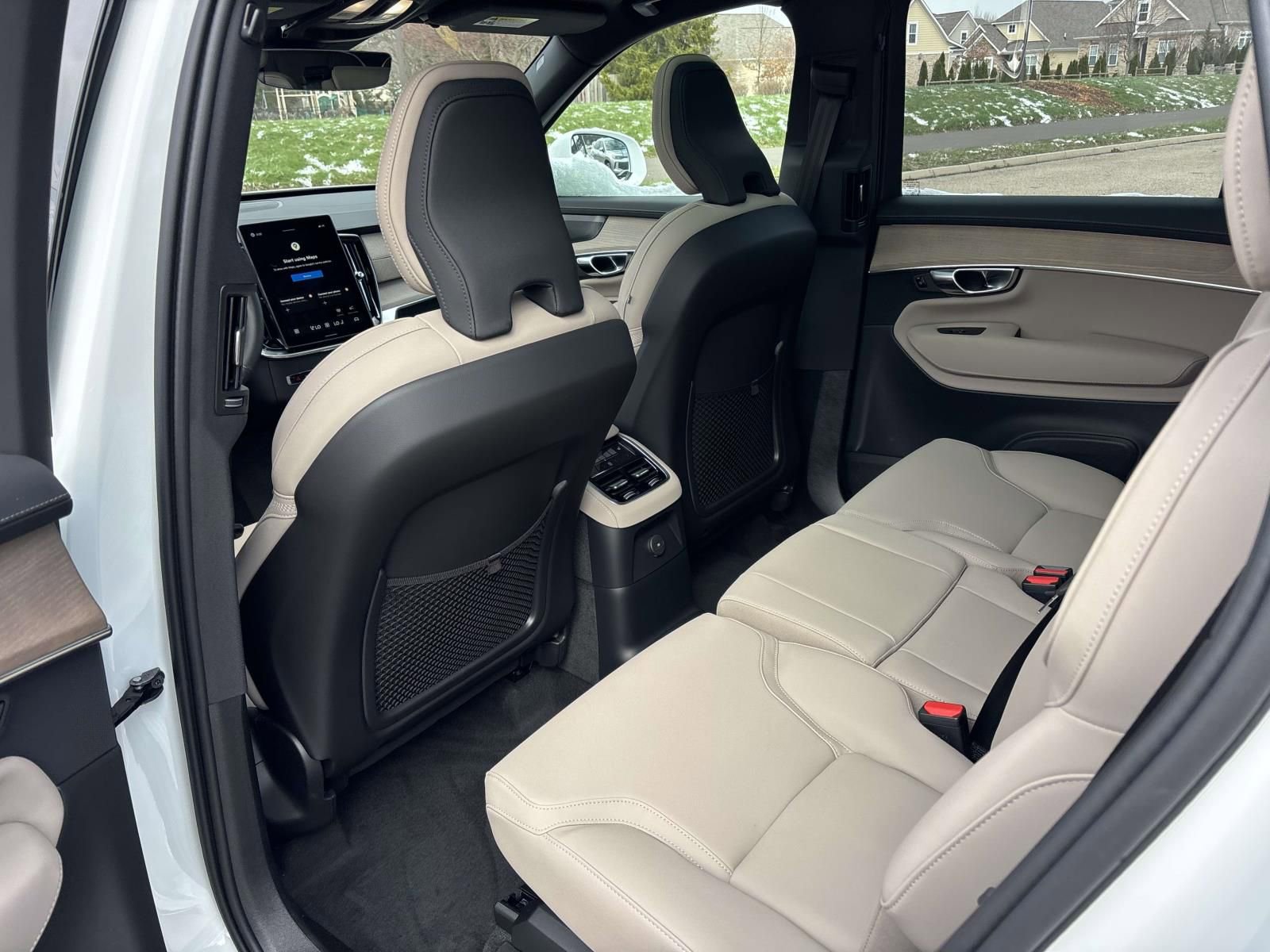 New 2026 Volvo XC90 T8 Plus w/ Protection Package Premier image 27