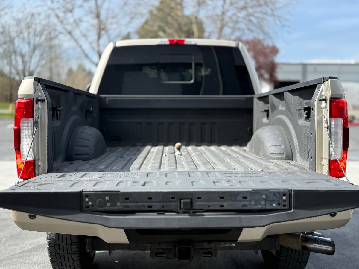 Used 2018 Ford F250 Platinum w/ Platinum Ultimate Package AWD/4WD image 42