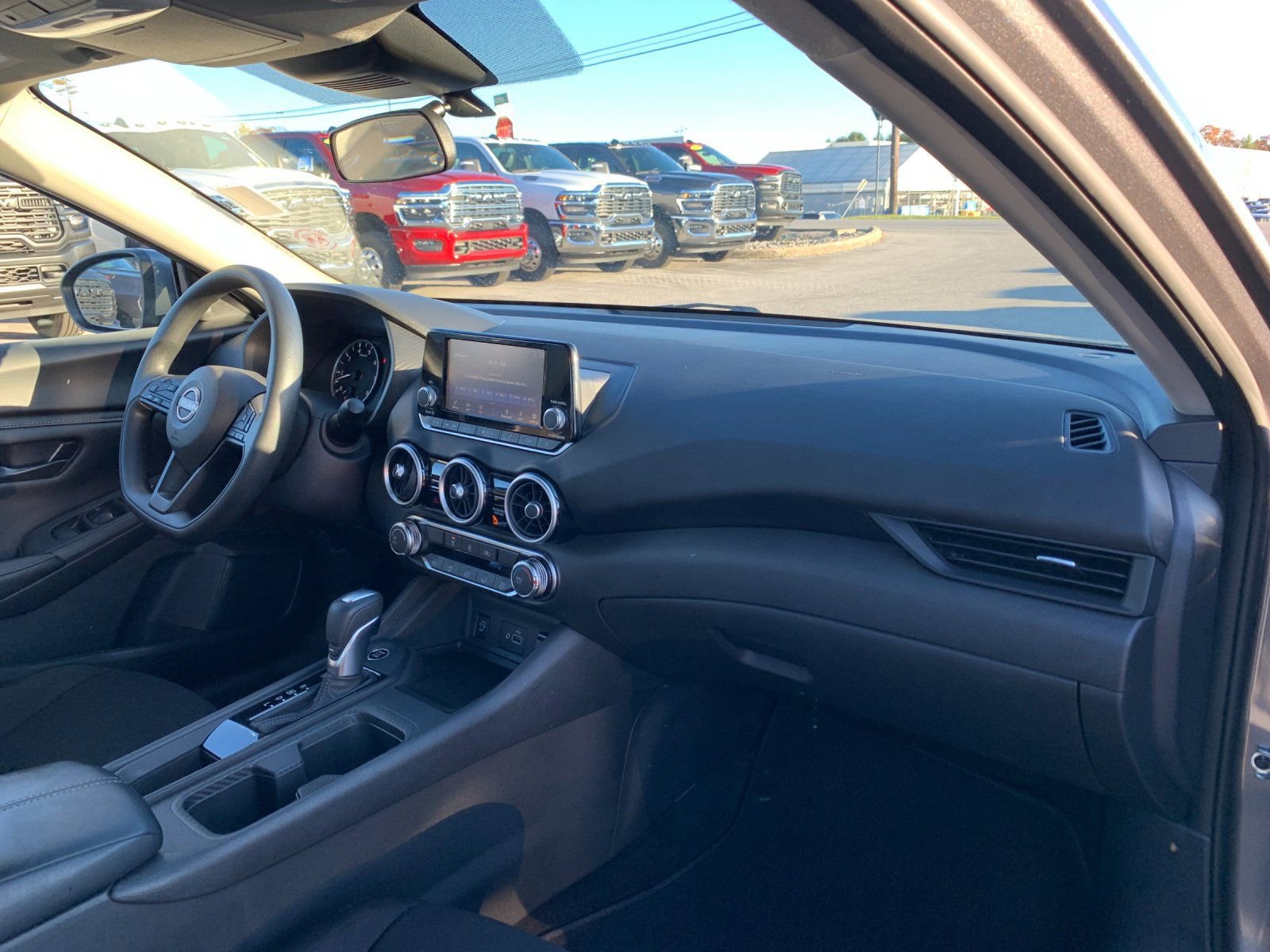 Used 2025 Nissan Sentra S image 17