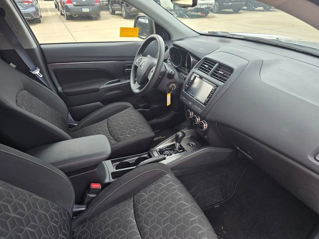 Used 2025 Mitsubishi Outlander Sport ES AWD/4WD image 10