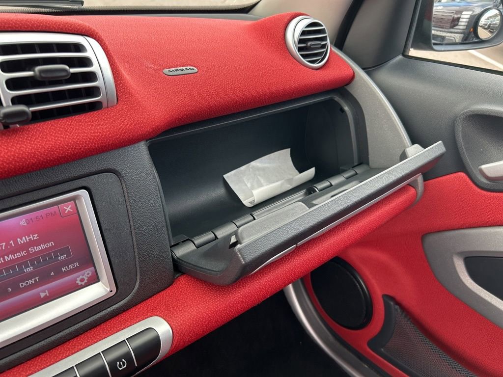 Used 2013 smart fortwo pure image 18