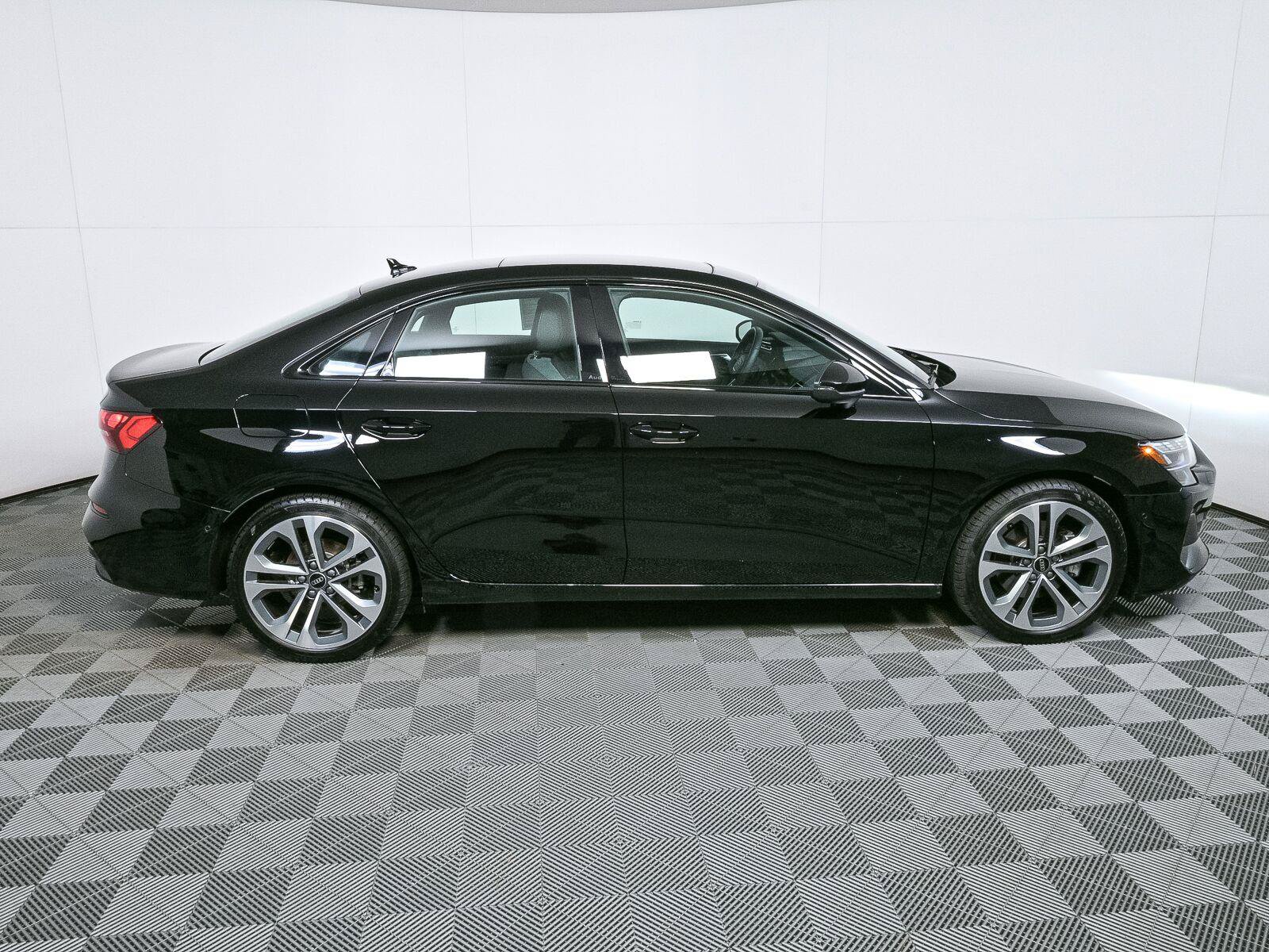 Used 2025 Audi A3 2.0T Premium Plus w/ Premium Plus Package AWD/4WD image 2
