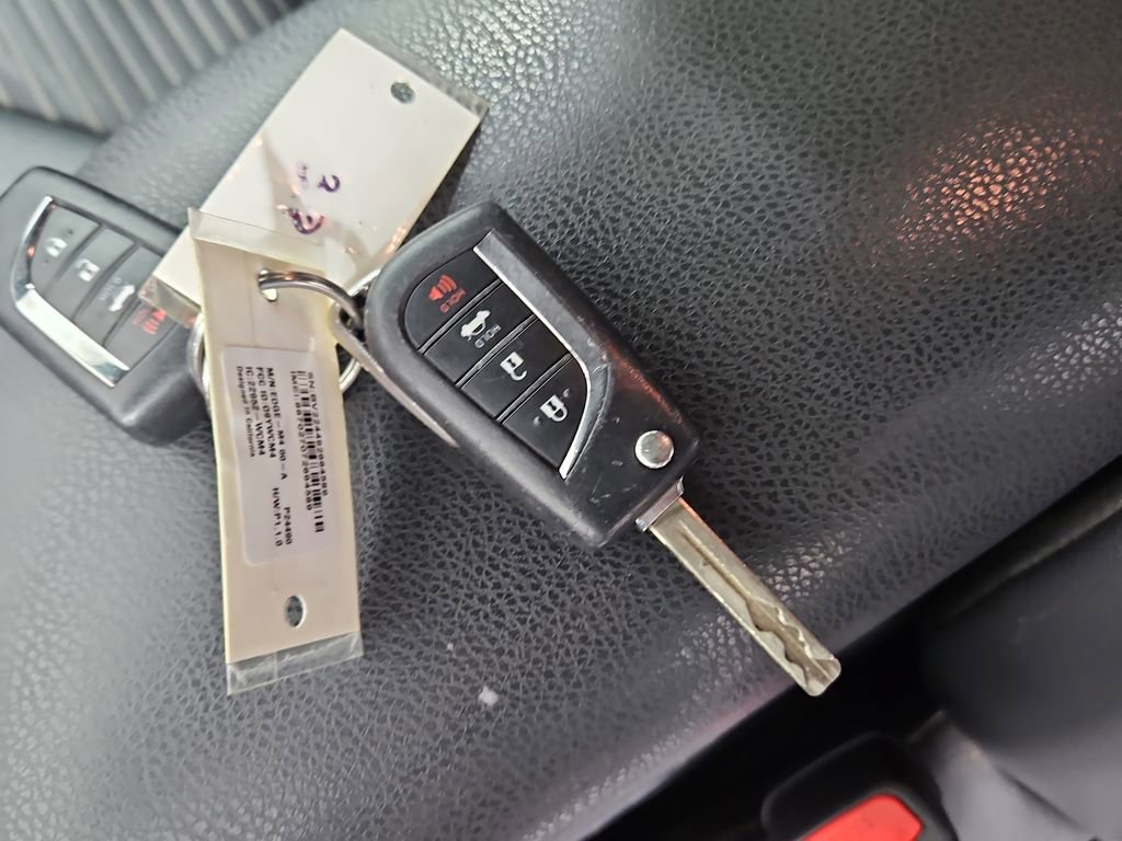 Used 2020 Toyota Camry SE image 27