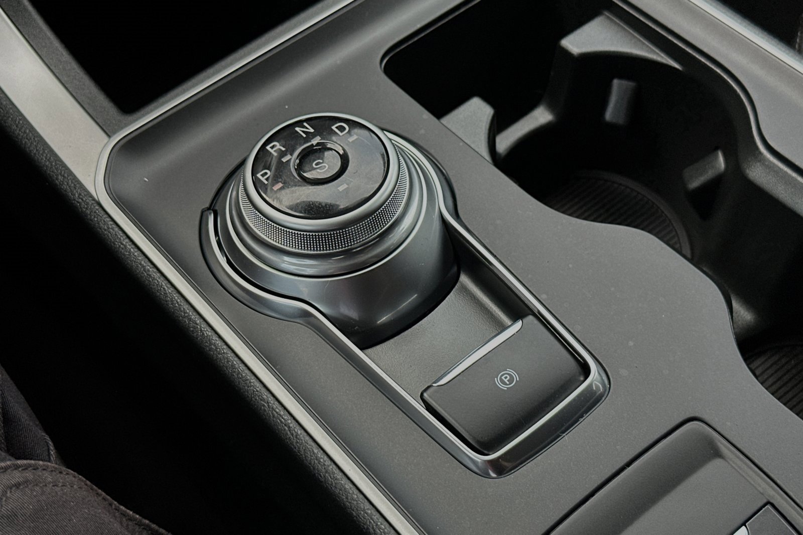 New 2024 Ford Edge SE w/ Black Appearance Package image 19