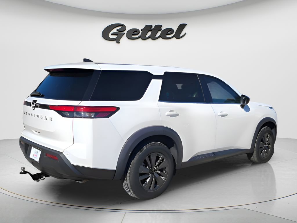 Used 2023 Nissan Pathfinder S image 3