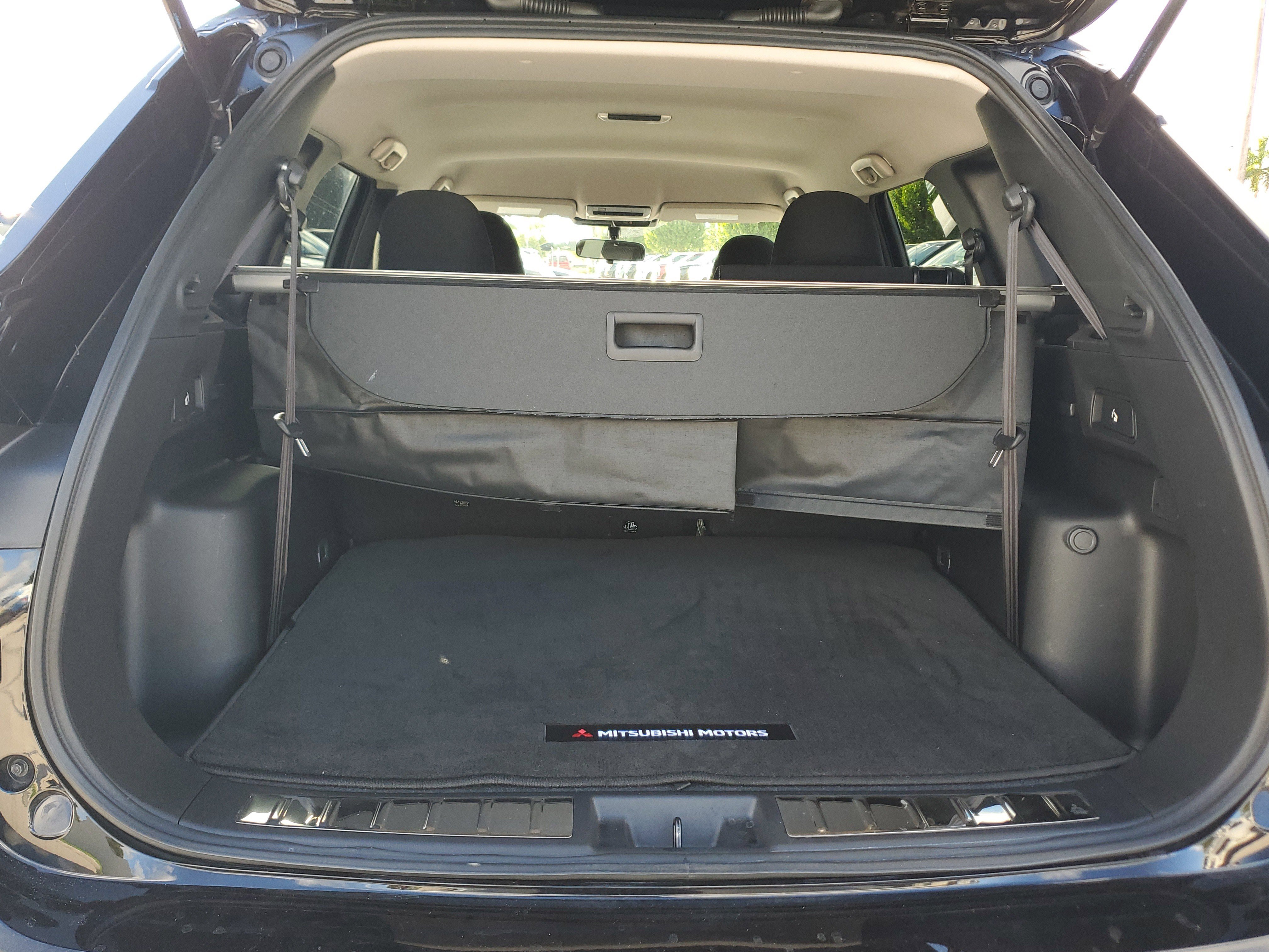 Used 2024 Mitsubishi Outlander ES image 14