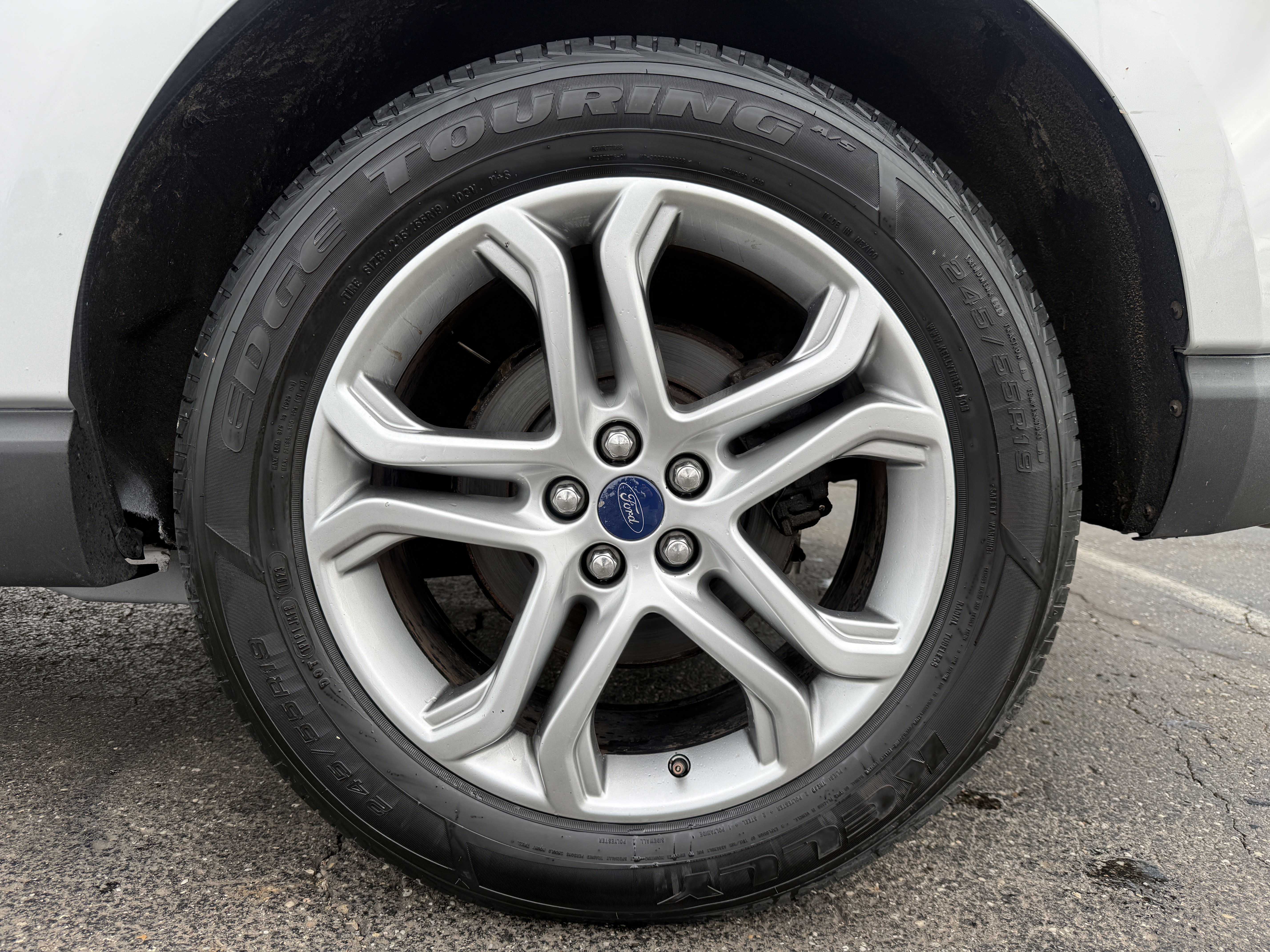 Used 2016 Ford Edge Titanium w/ Class II Trailer Tow Package AWD/4WD image 34