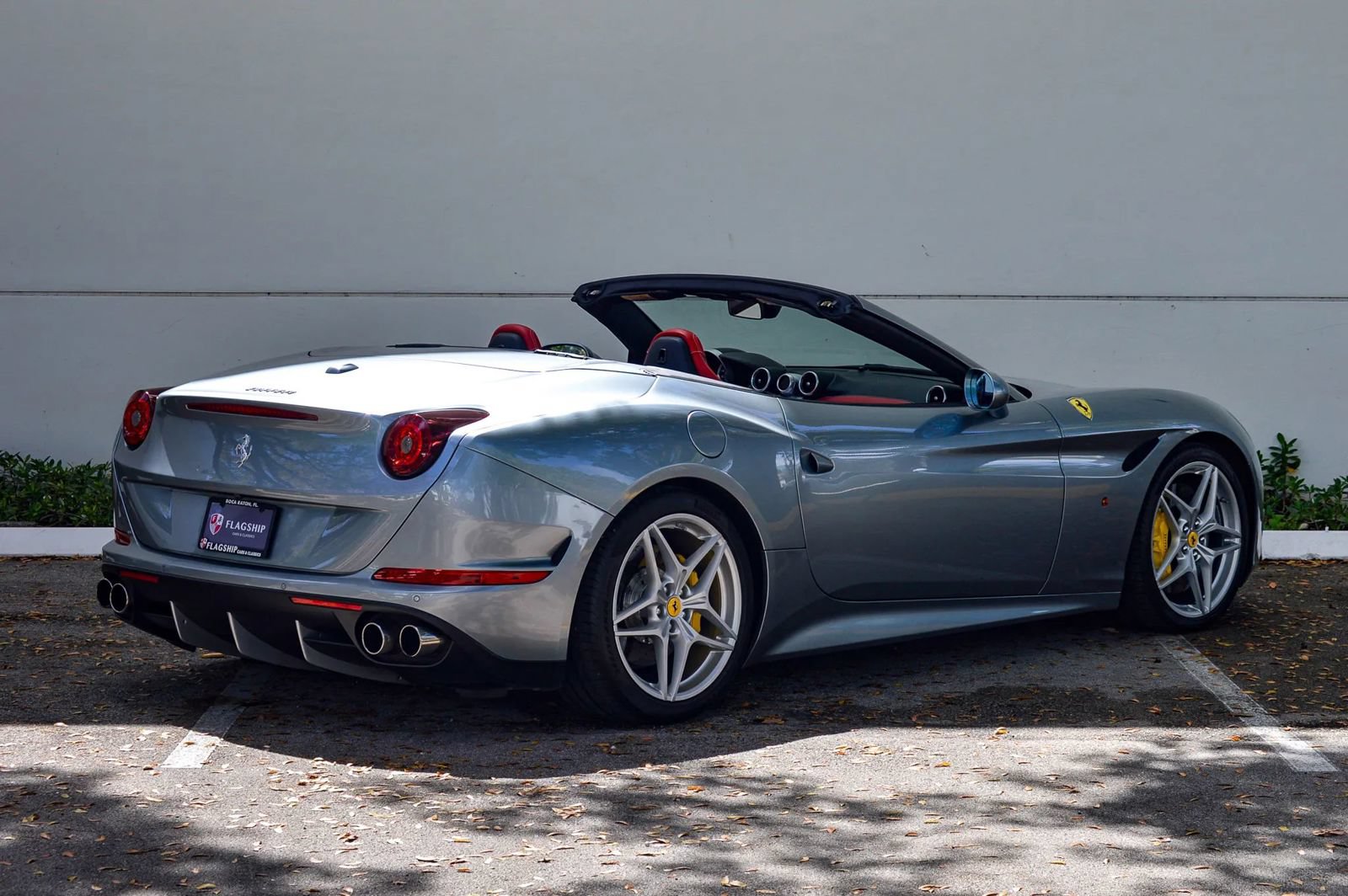 Used 2015 Ferrari California T RWD image 22