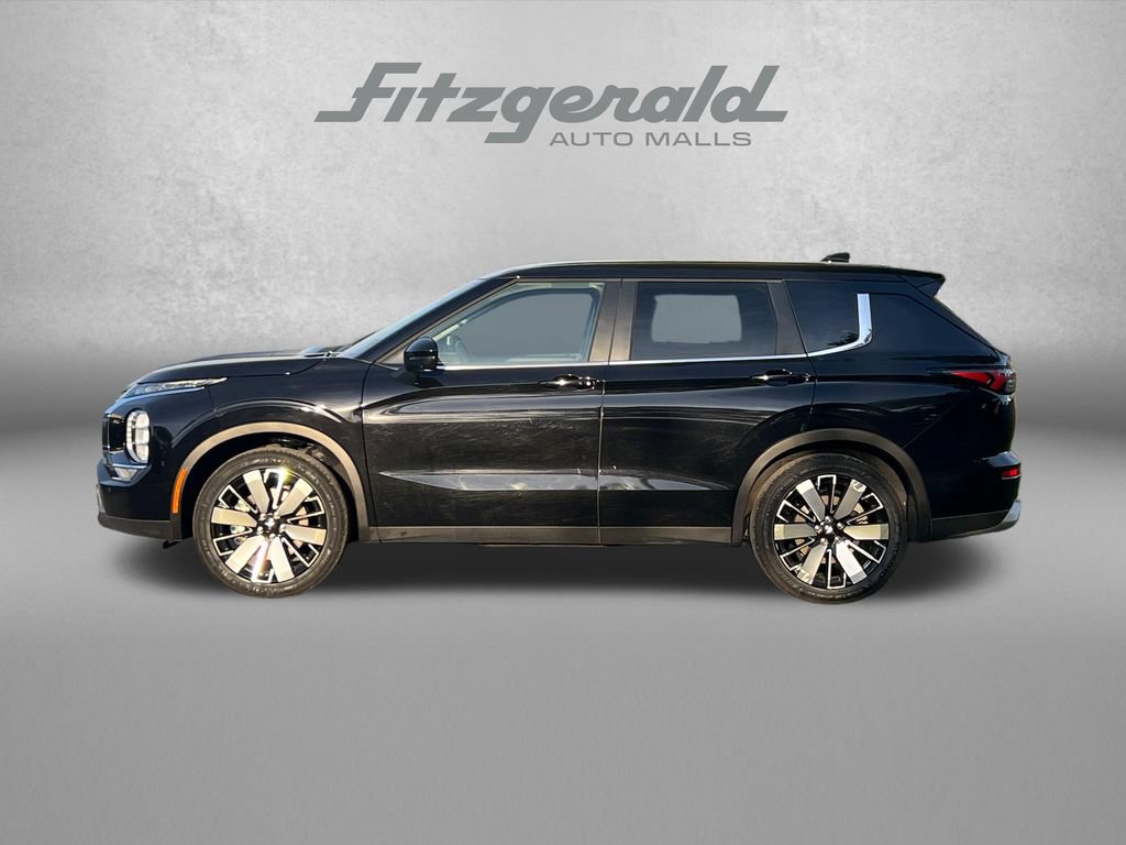 Used 2025 Mitsubishi Outlander SE AWD/4WD image 5