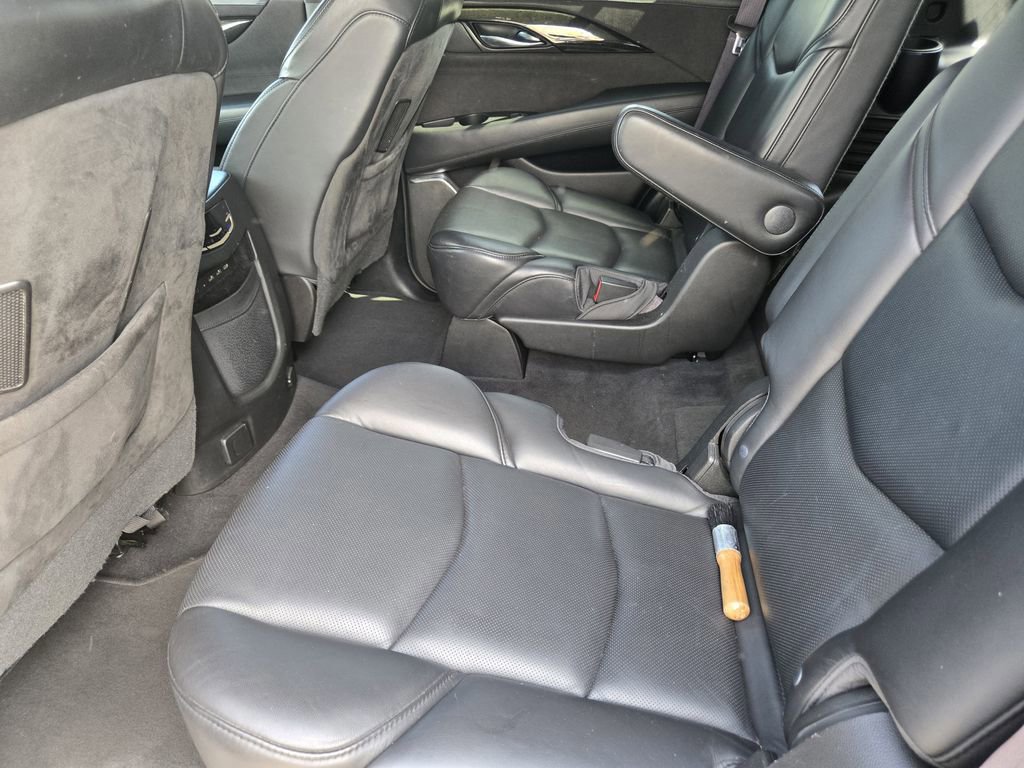 Used 2017 Cadillac Escalade Platinum image 21
