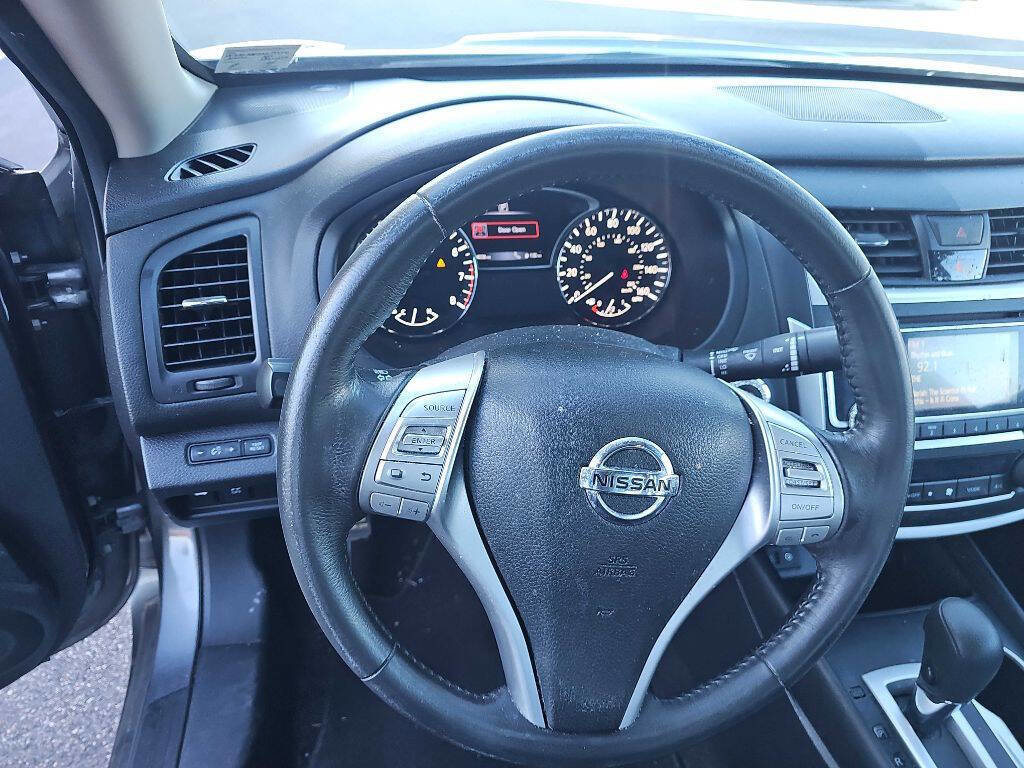 Used 2016 Nissan Altima 2.5 SV image 19