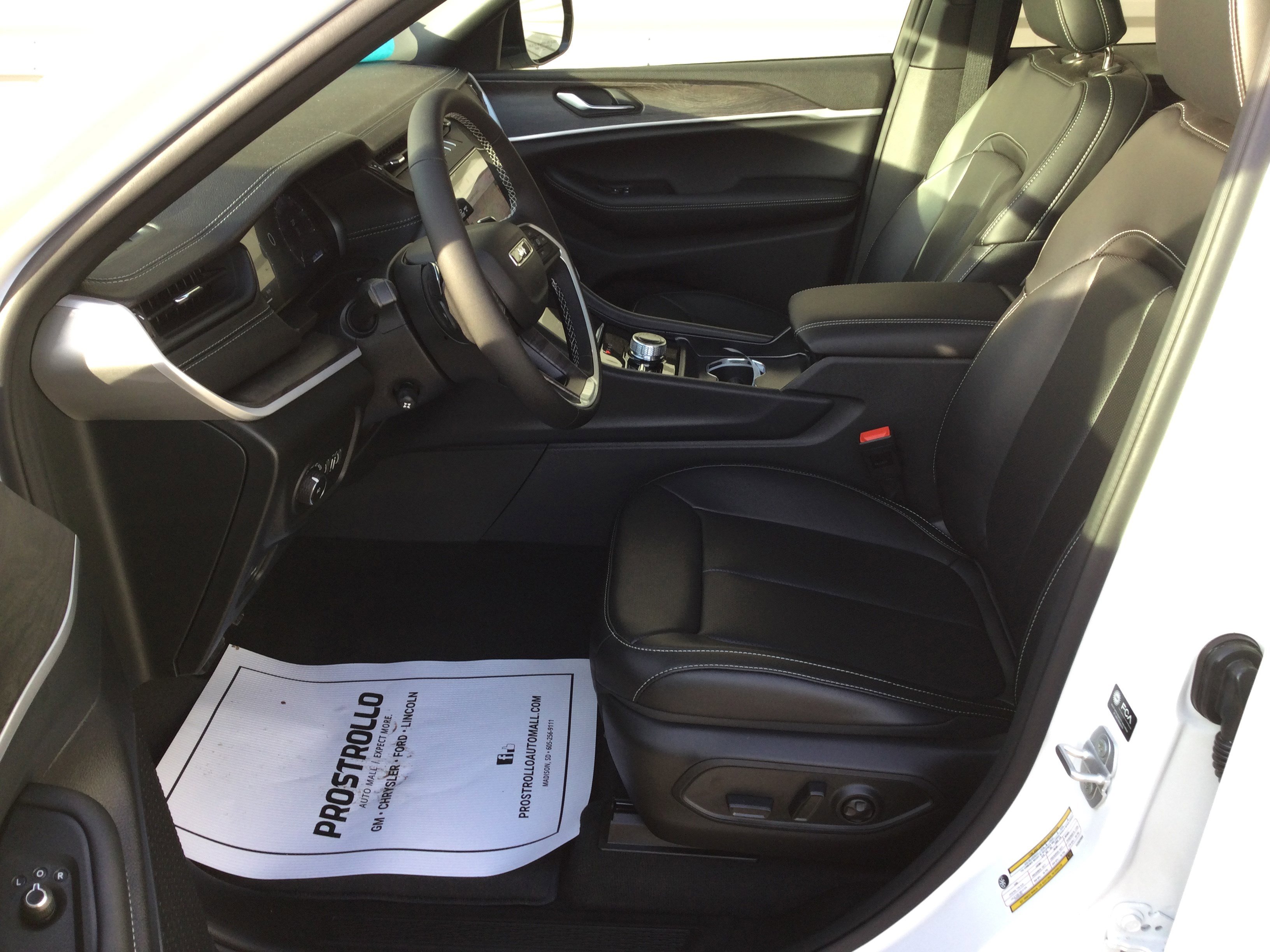 New 2026 Jeep Grand Cherokee Limited image 8