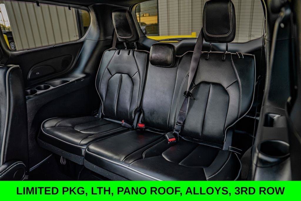 Used 2025 Chrysler Pacifica Limited FWD image 17