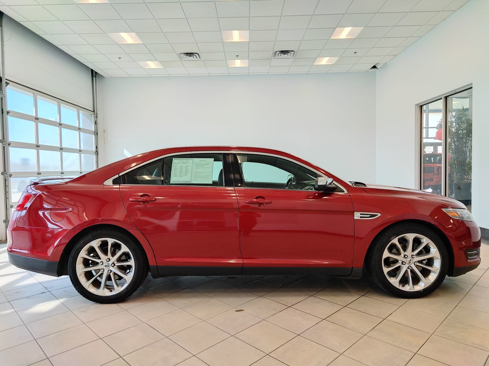 Used 2014 Ford Taurus Limited w/ Equipment Group 301A image 2