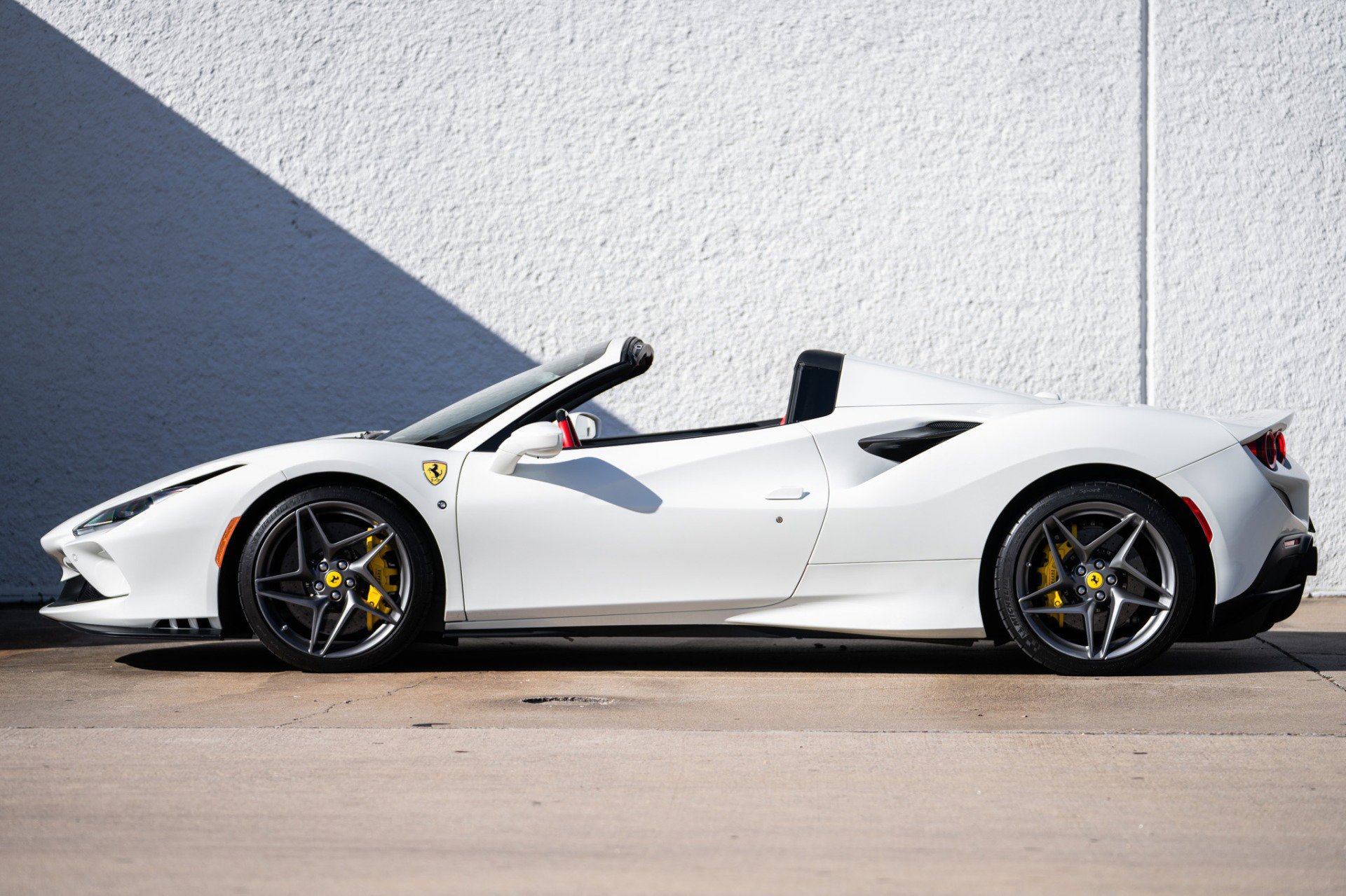 Used 2023 Ferrari F8 Tributo image 15