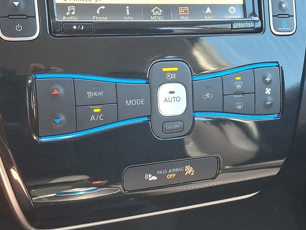 Used 2016 Nissan Leaf SV FWD image 17