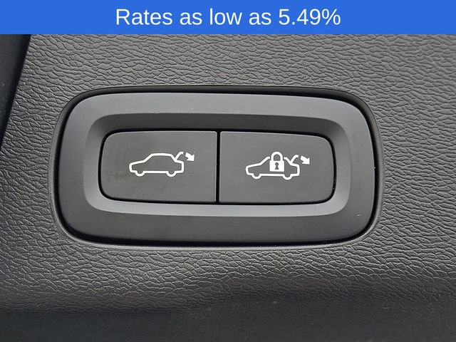 Certified 2023 Volvo XC60 B5 Plus w/ Climate Package image 33