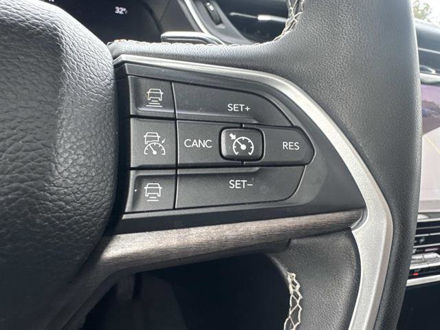 Used 2023 Jeep Grand Cherokee L Limited w/ Black Appearance Package image 20