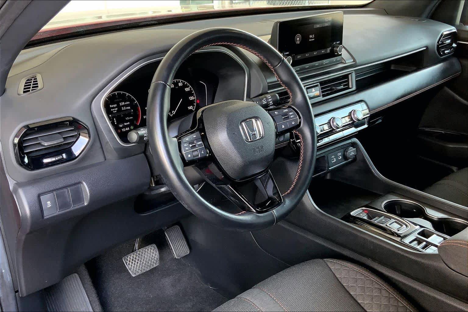 Used 2024 Honda Pilot Sport image 18