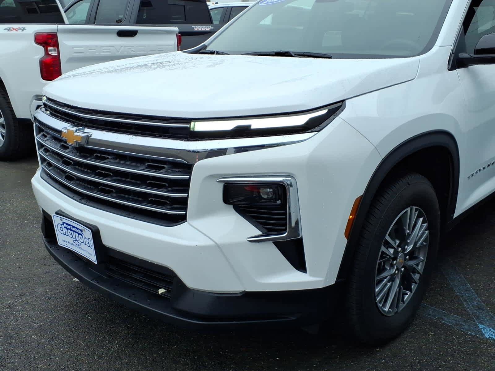 Used 2026 Chevrolet Traverse LT AWD/4WD image 7