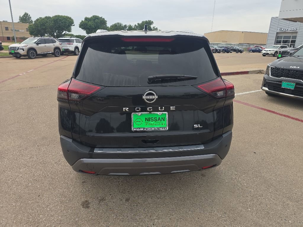 Used 2023 Nissan Rogue SL FWD image 4