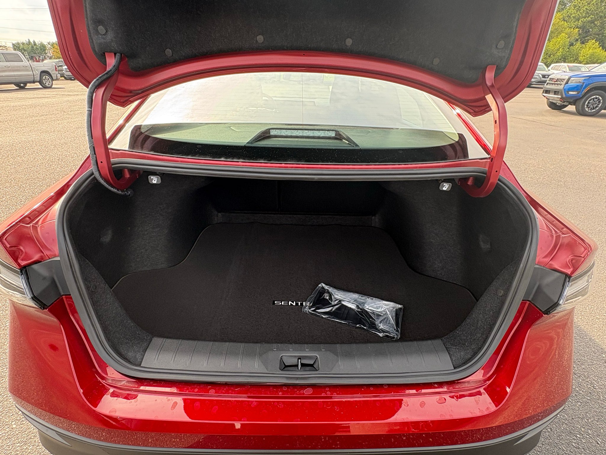 New 2027 Nissan Sentra SV w/ SV Convenience Package FWD image 26