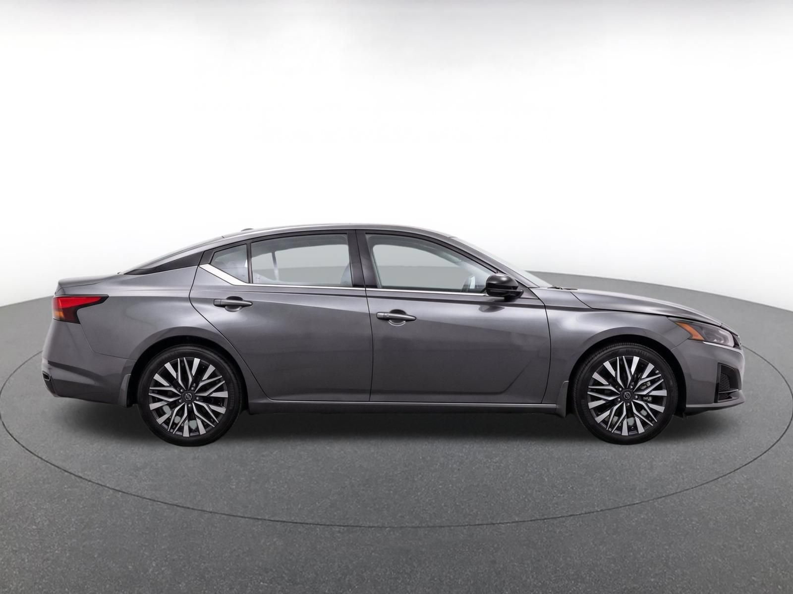 Used 2026 Nissan Altima 2.5 SV FWD image 8