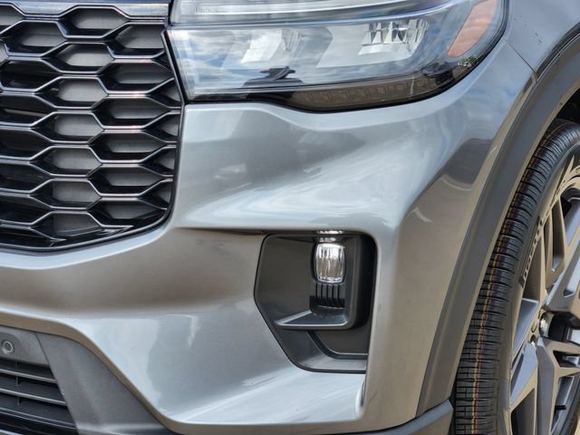 Used 2025 Ford Explorer ST-Line w/ ST-Line Street Pack AWD/4WD image 17