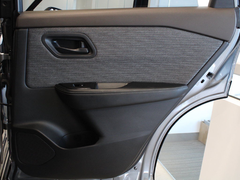 Used 2021 Nissan Rogue S FWD image 29