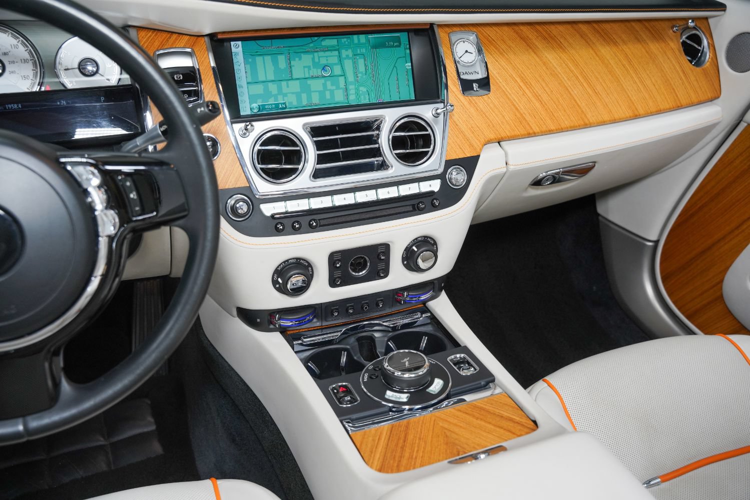 Used 2017 Rolls-Royce Dawn RWD image 36