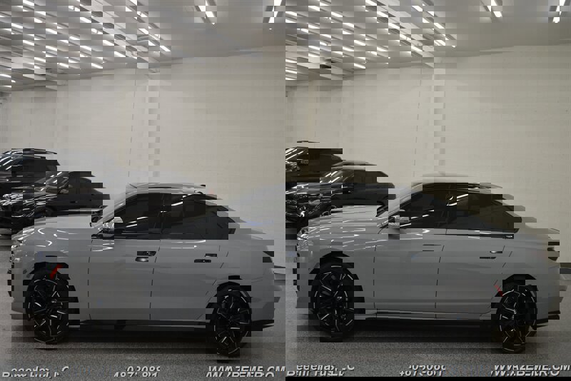 Used 2024 BMW 740i w/ M Sport Professional Package image 4