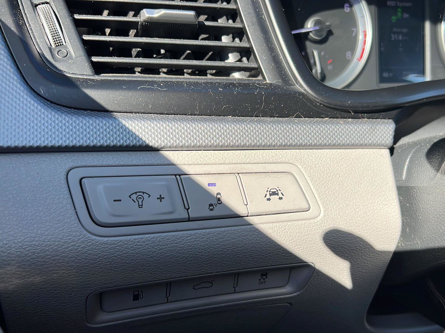 Used 2018 Hyundai Sonata SEL w/ Tech Package 02 FWD image 11