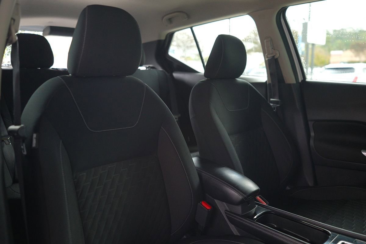Used 2022 Nissan Kicks SV image 24