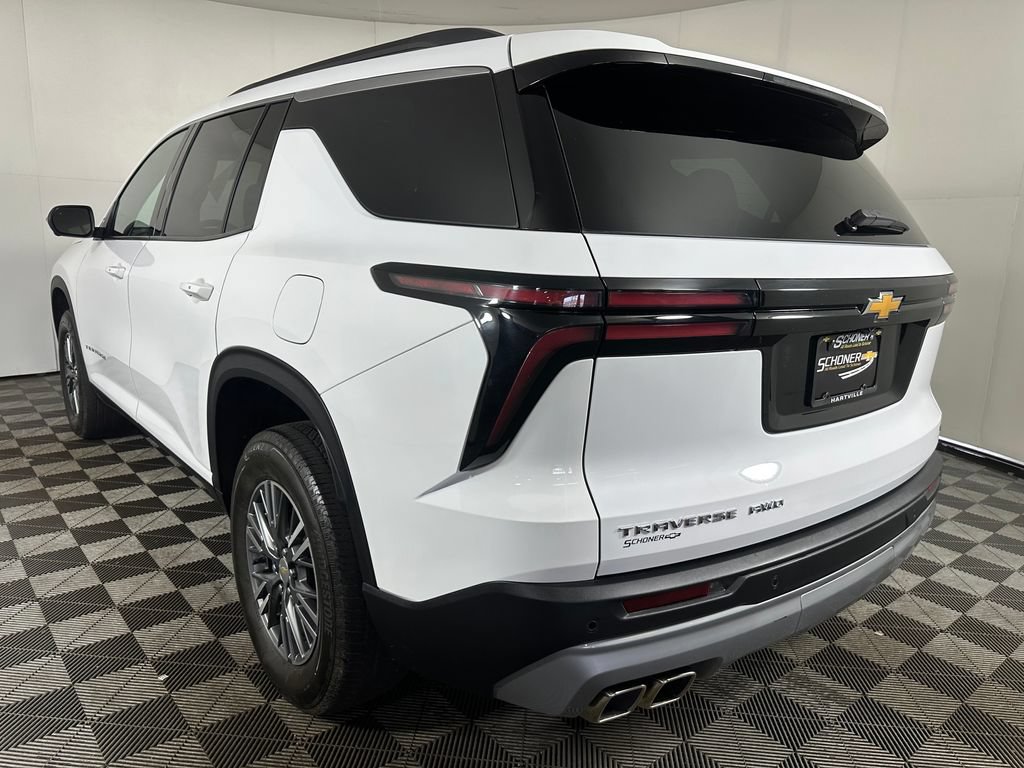 Used 2024 Chevrolet Traverse LT AWD/4WD image 3