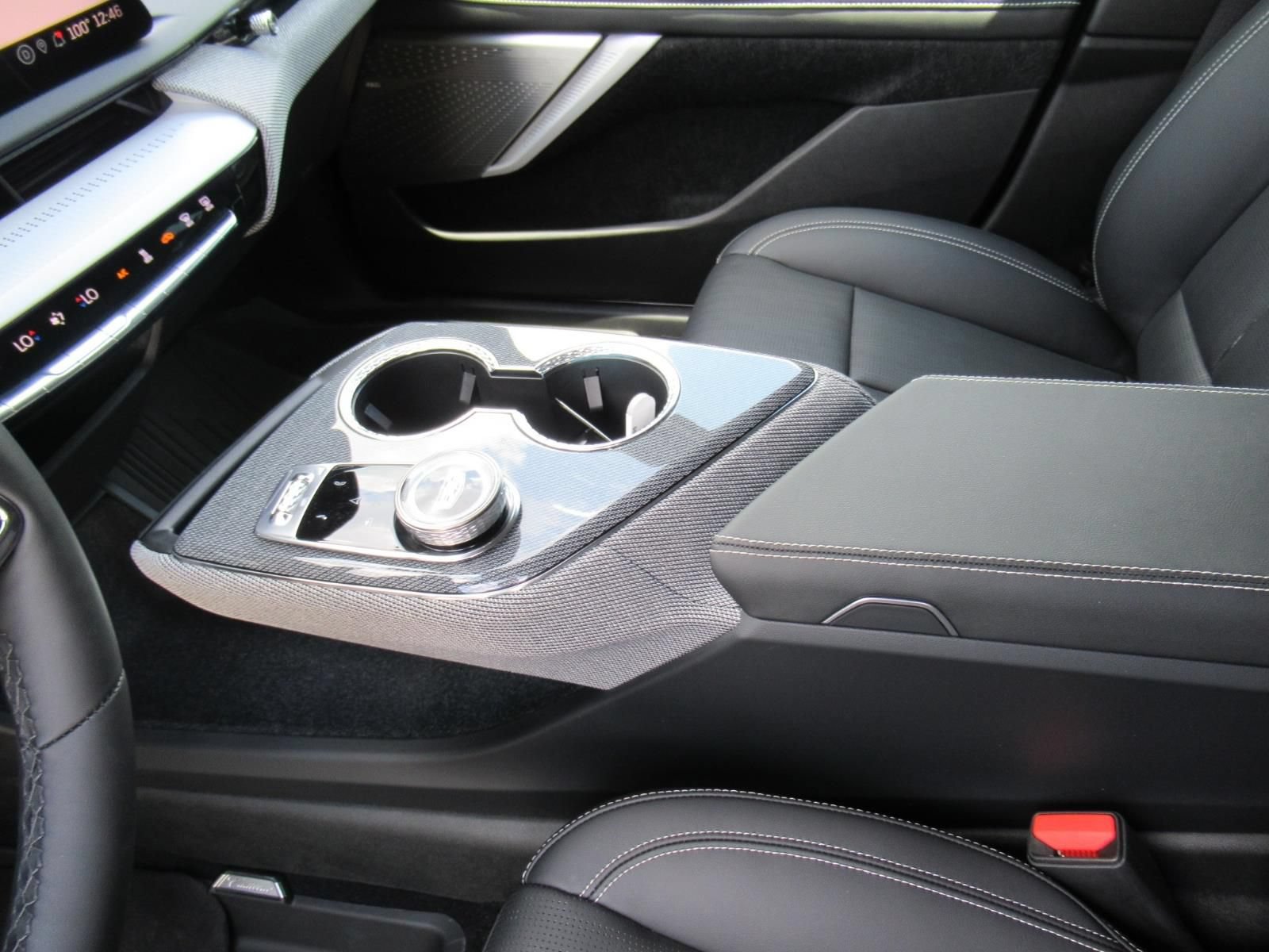 Certified 2025 Cadillac Optiq Sport 2 w/ LPO, Floor Liner Package AWD/4WD image 20