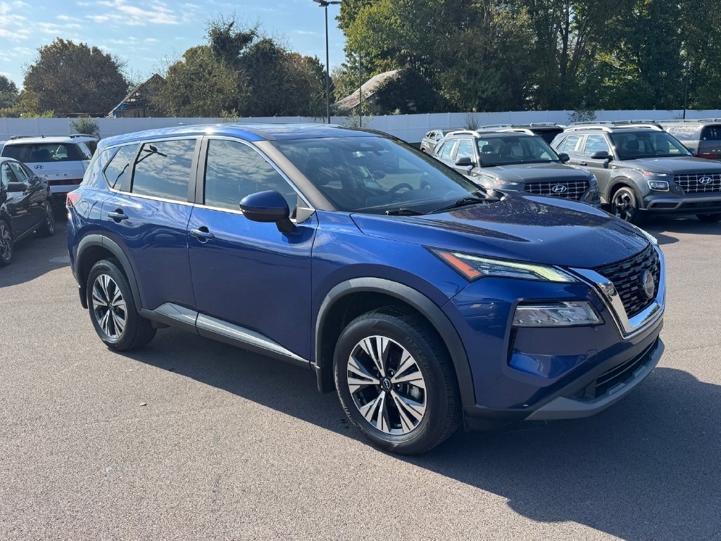 Used 2023 Nissan Rogue SV FWD image 2