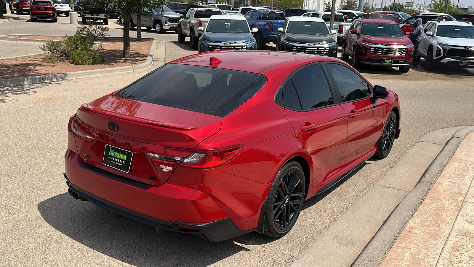 Used 2025 Toyota Camry SE w/ Convenience Package FWD image 8