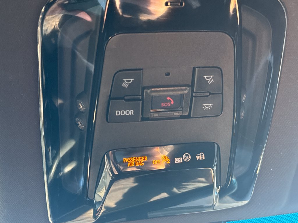 Used 2023 Toyota Venza XLE AWD/4WD image 32