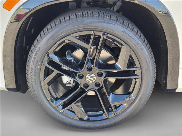 New 2026 Volkswagen Tiguan SE R-Line FWD image 10