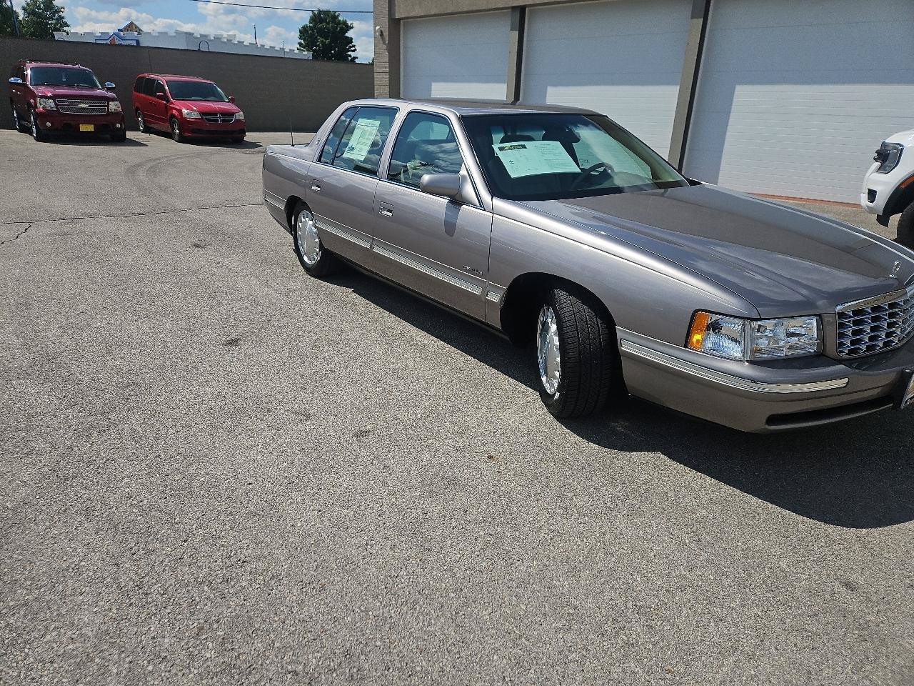Used 1998 Cadillac De Ville FWD image 4