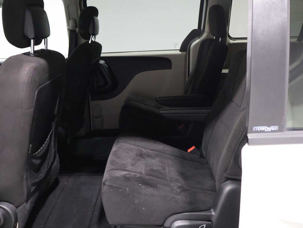 Used 2013 Dodge Grand Caravan SXT w/ UConnect Hands-Free Group image 17