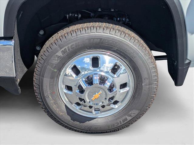 New 2025 Chevrolet Silverado 3500 LT AWD/4WD image 9