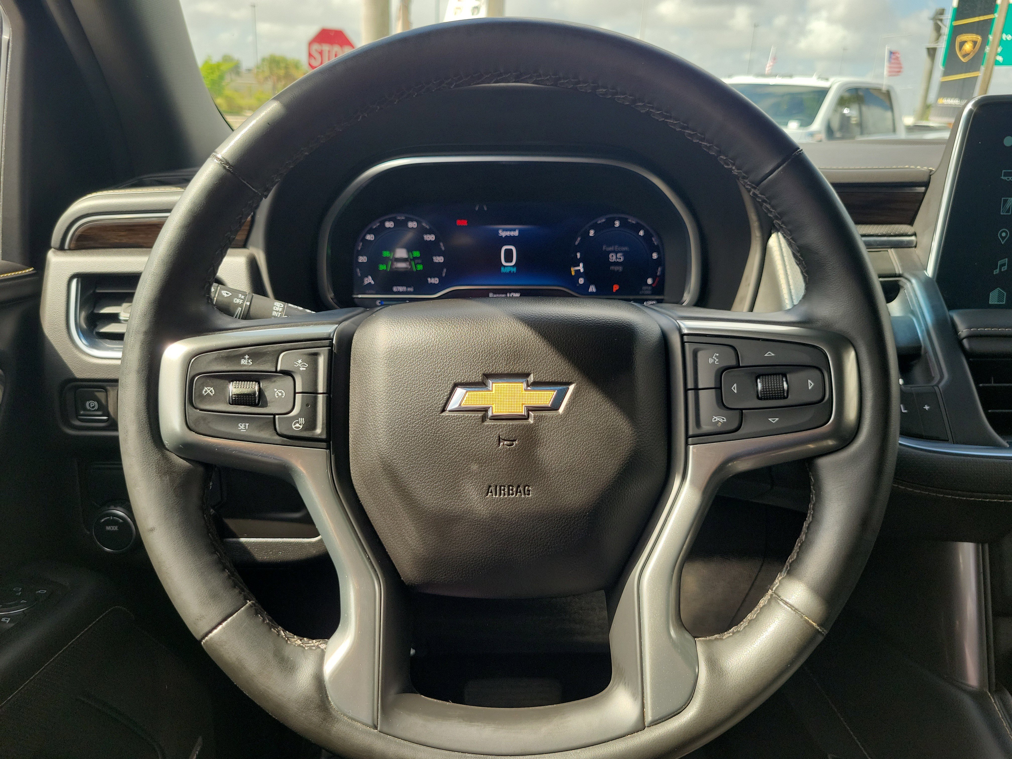 Used 2023 Chevrolet Suburban Premier image 19