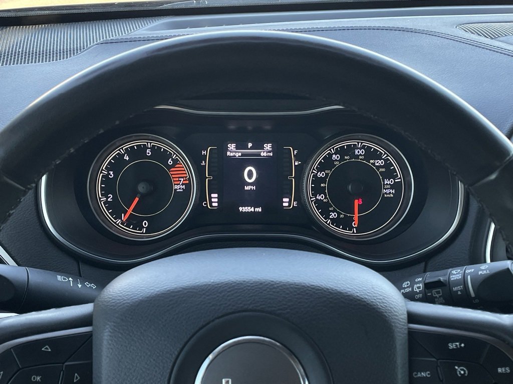 Used 2020 Jeep Cherokee Latitude Plus image 15