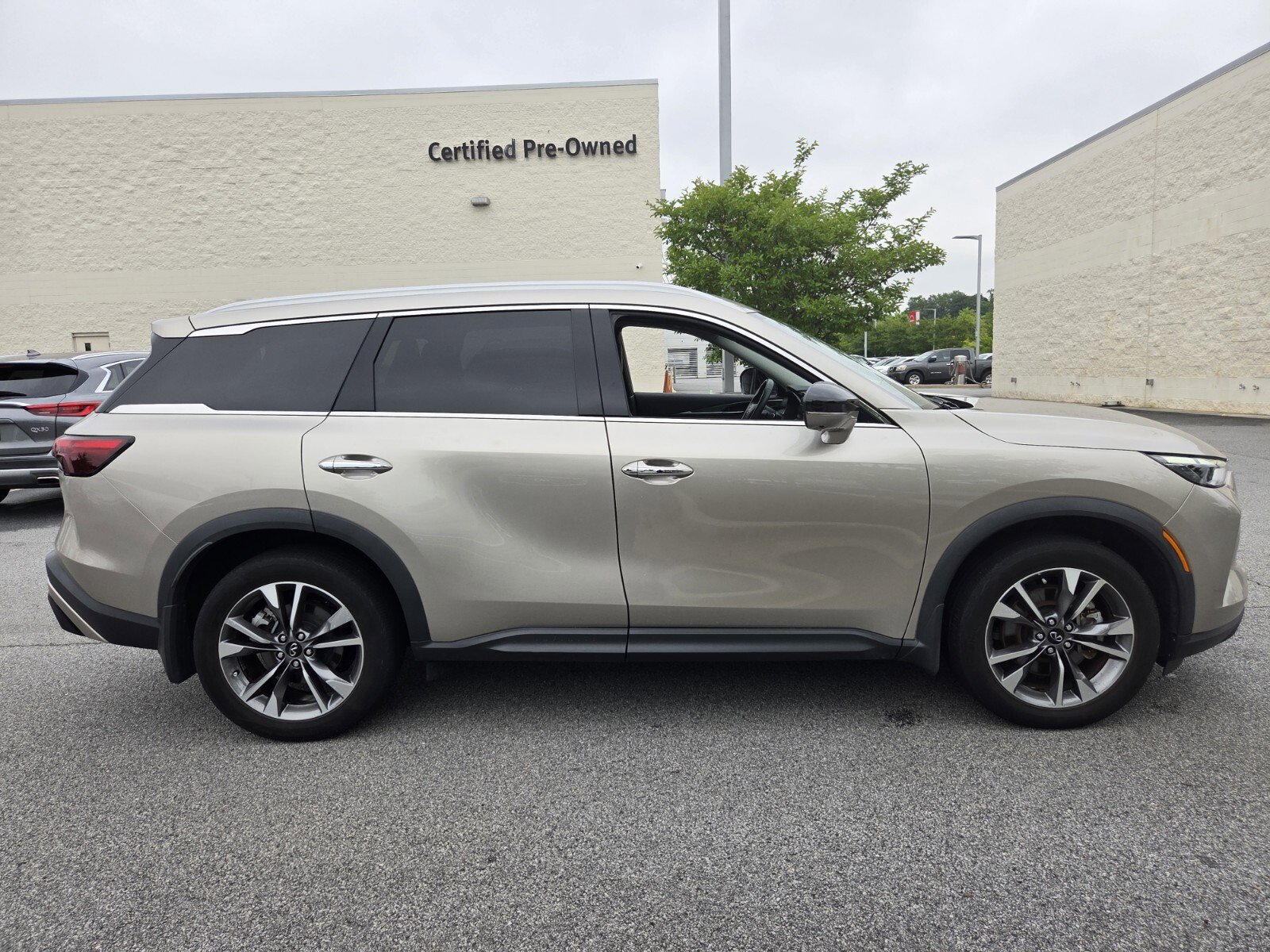 Used 2023 INFINITI QX60 Luxe AWD/4WD image 5