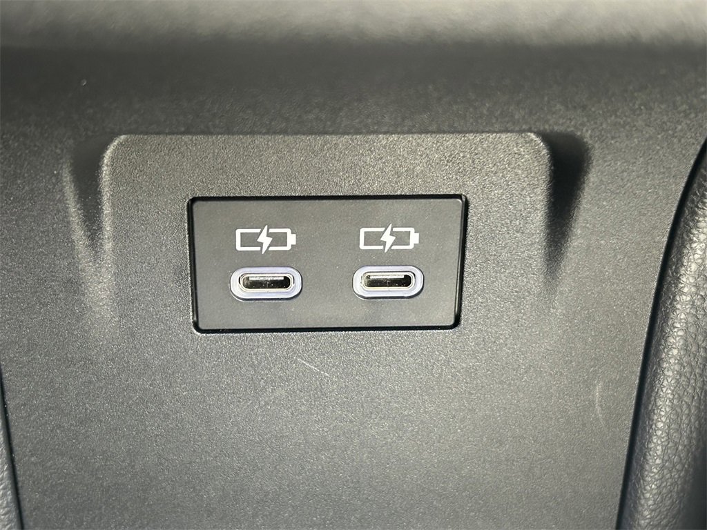 Used 2025 Toyota Prius XLE image 15