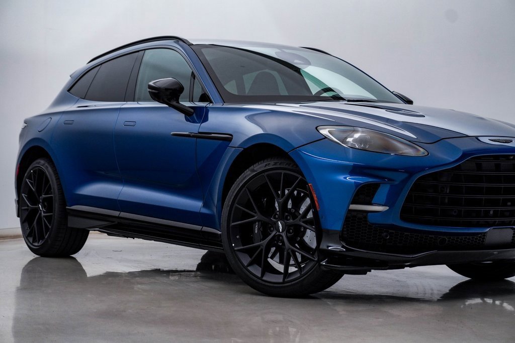 New 2025 Aston Martin DBX 707 image 2
